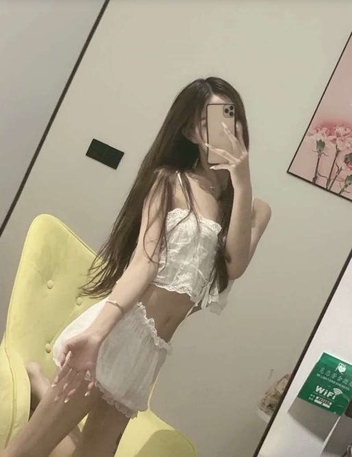 唐山人如其名小辣椒性.感.小.嘴.唇，大胸器粉.嫩.B，风.Sao.至极满足到爆